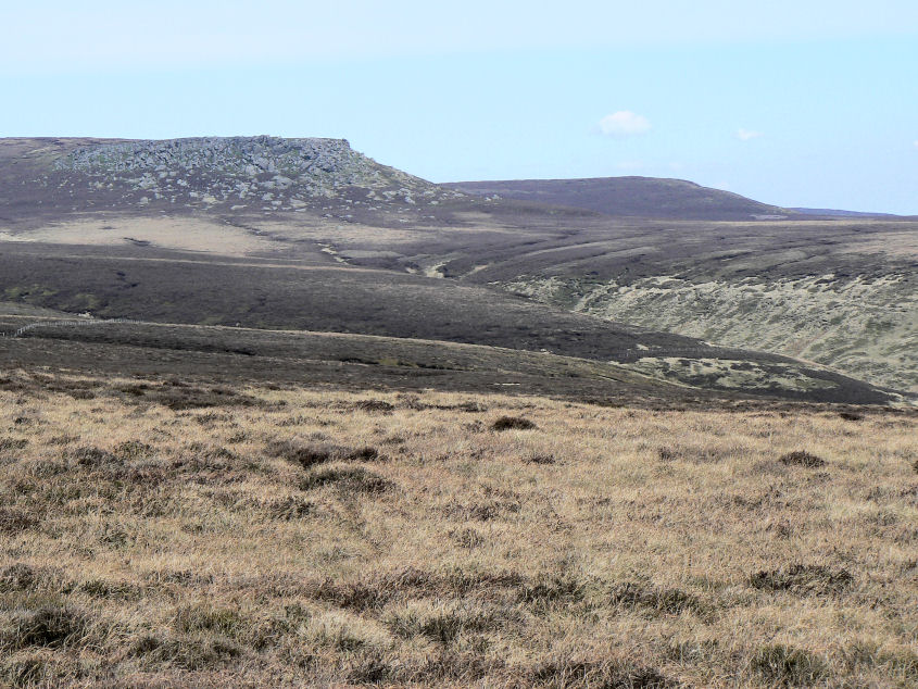 Grinah Stones & Round Hill Grinah Stones & Round Hill